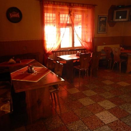Penzion A Restauracia Pod Hradom, Turna Nad Bodvou 외부 사진